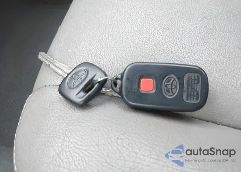 2005 Toyota Camry Le z USA, uszkodzony, nr VIN 4T1BE32KX5U396878